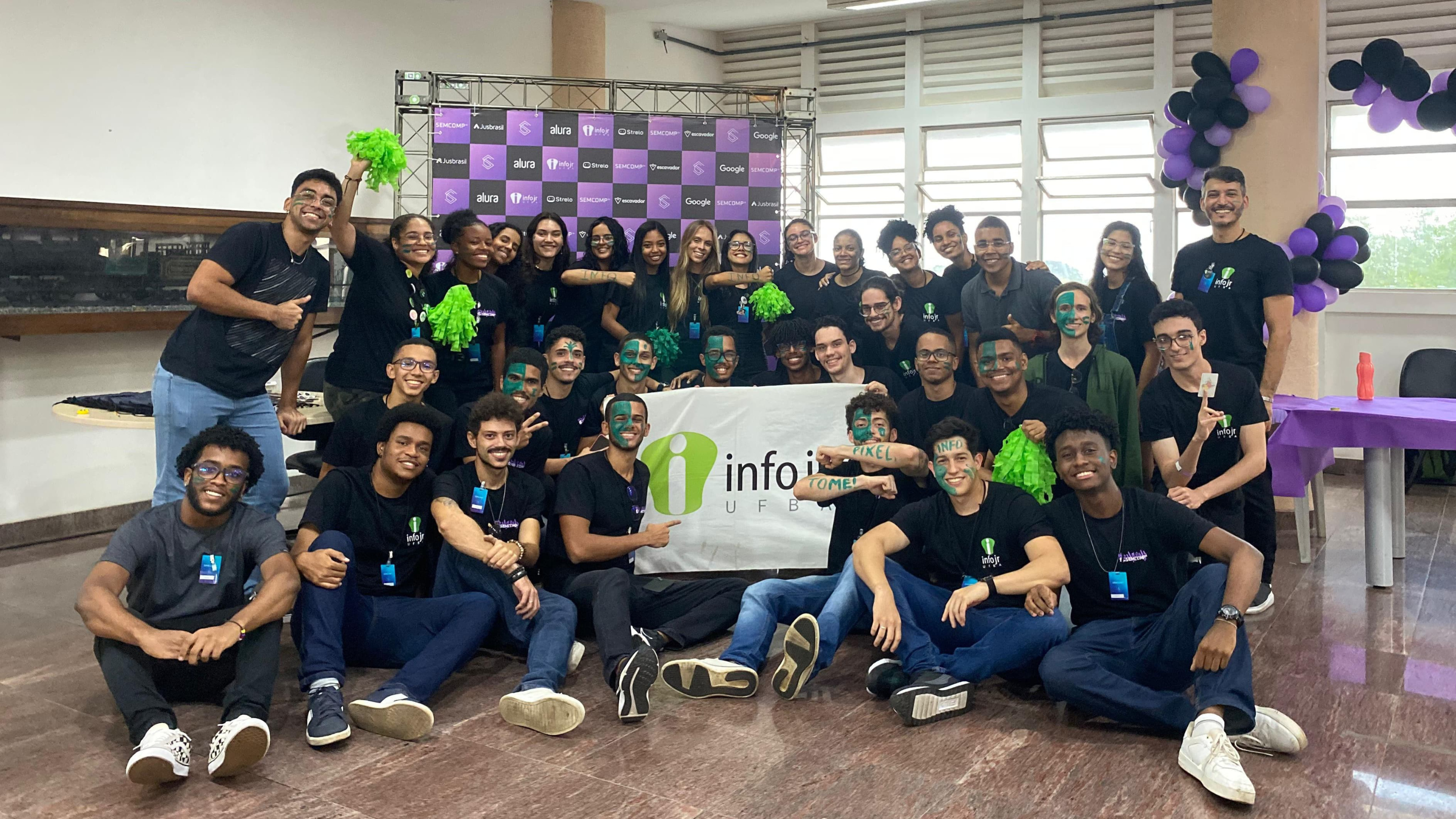 Foto dos organizadores e membros da infoJr em 2024